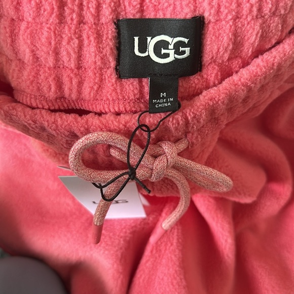 NWOT UGG PETRIA SHERPA SHORTS WOMENS PINK COZY FUZZY POCKETS SIDE SLIT / M - Picture 13 of 15